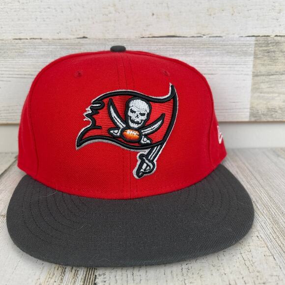 New Era 59Fifty Tampa Bay Buccaneers Fitted Hat 7 1/8 Red NFL Football Cap NEW - Picture 1 of 6